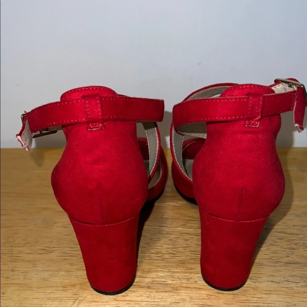 Life Stride Naturalizer Red Strappy 3” Heels